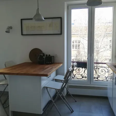 Cosy And Lovely Studio Located In The Center Of Apartment